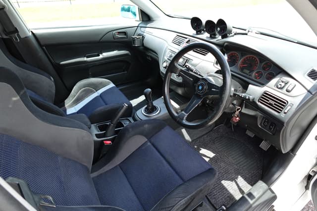 2001 Mitsubishi Lancer Evolution JDM car for sale — photo 14 of 19