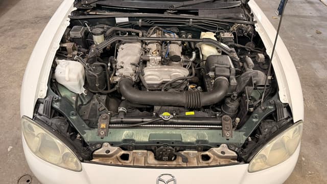 2000 Mazda Roadster (Eunos Roadster / MX-5) JDM car for sale — photo 11 of 13