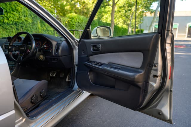 1998 Nissan Skyline JDM car for sale — photo 13 of 23