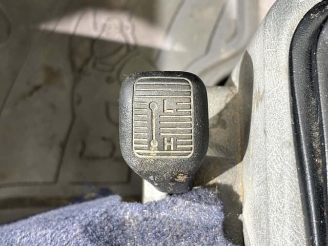 2000 Mitsubishi Minicab JDM car for sale — photo 14 of 25