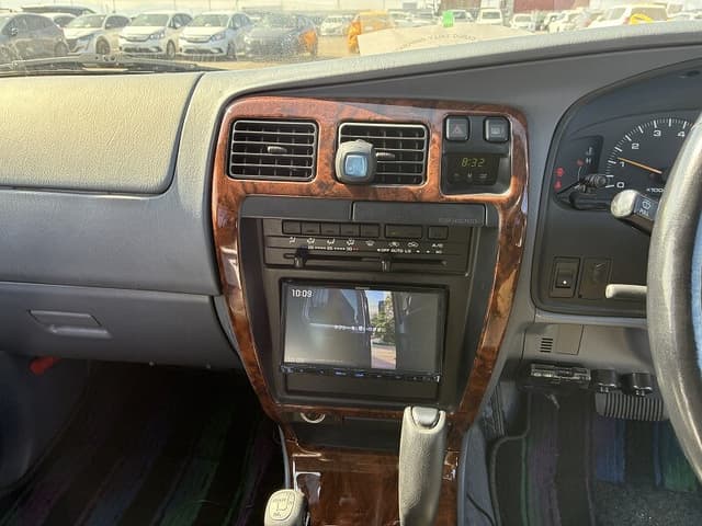1996 Toyota Hilux Surf JDM car for sale — photo 5 of 8