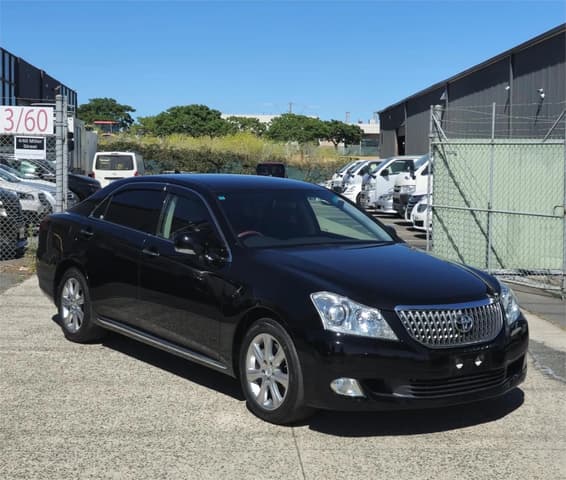 2012 Toyota Majesta JDM car for sale — photo 7 of 19