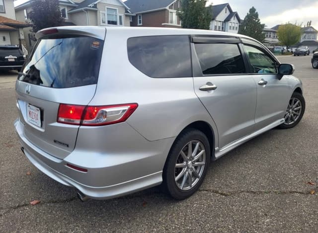 2009 Honda Odyssey JDM car for sale — photo 6 of 11
