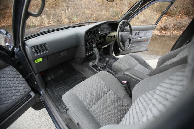 1995 Toyota Hilux JDM car for sale — photo 6 of 10