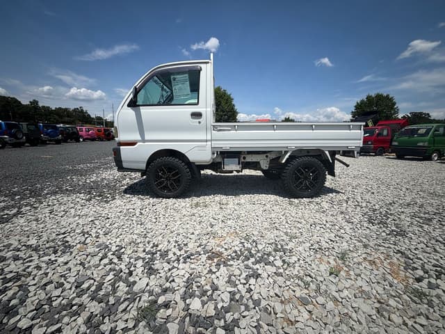 1998 Mitsubishi Minicab JDM car for sale — photo 9 of 14