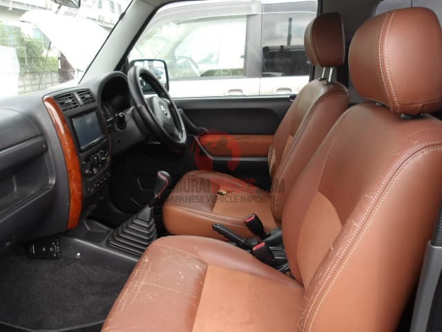 2006 Suzuki Jimny JDM car for sale — photo 14 of 24