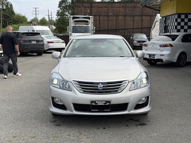 2008 Toyota Crown JDM car for sale — photo 2 of 16
