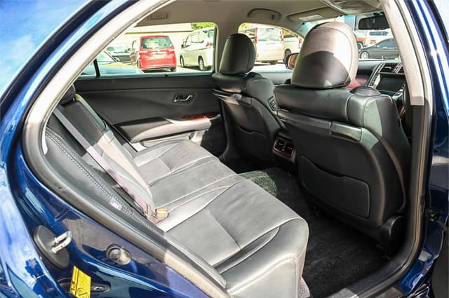 2011 Toyota Crown JDM car for sale — photo 16 of 25
