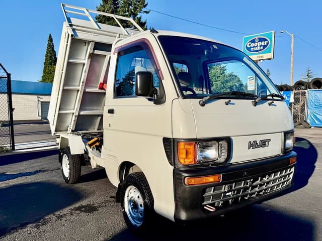1997 Daihatsu Hijet JDM car for sale — photo 2 of 25