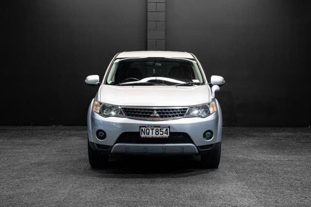 2010 Mitsubishi Outlander JDM car for sale — photo 7 of 18