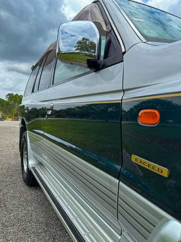 1996 Mitsubishi Pajero JDM car for sale — photo 11 of 21