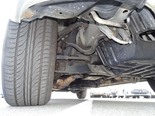 1999 Toyota Regius JDM car for sale — photo 13 of 25