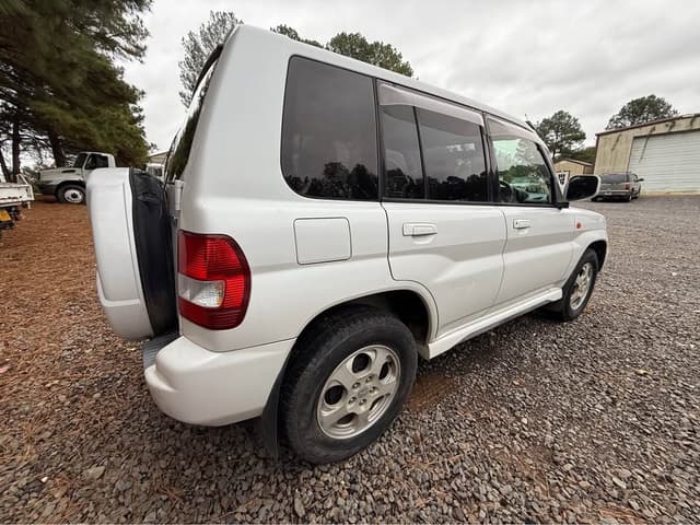 2000 Mitsubishi Pajero JDM car for sale — photo 7 of 10