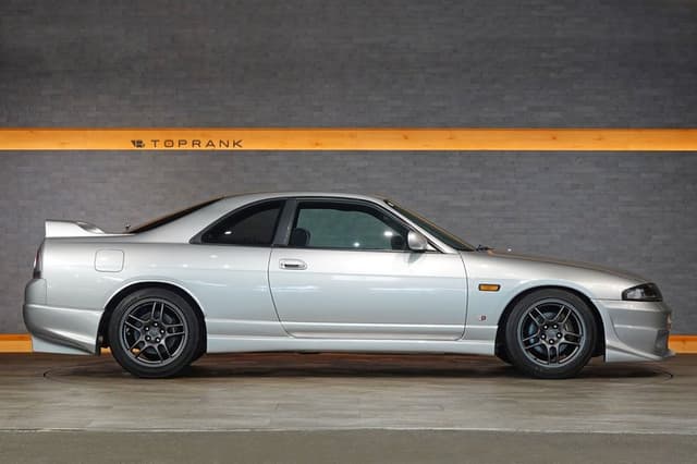 1995 Nissan Skyline JDM car for sale — photo 21 of 25