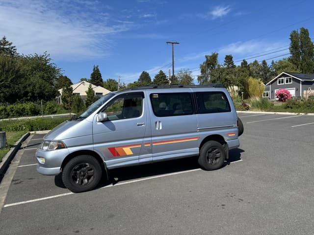 1997 Toyota HiAce JDM car for sale — photo 6 of 10