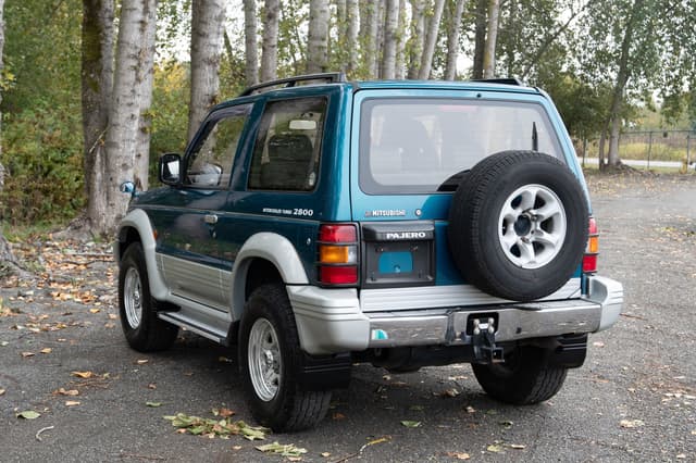 1994 Mitsubishi Pajero JDM car for sale — photo 4 of 15