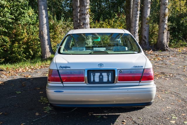 1999 Toyota Crown JDM car for sale — photo 5 of 15