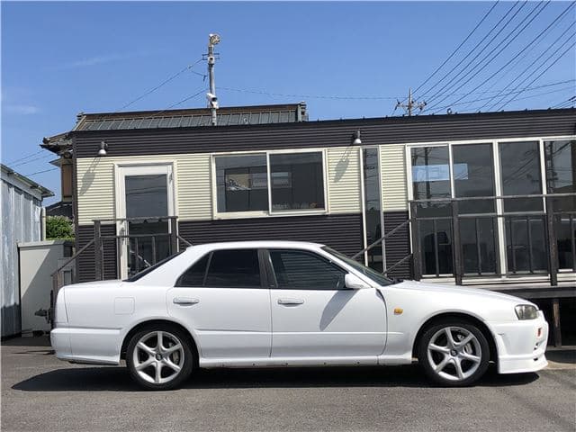 1998 Nissan Skyline JDM car for sale — photo 9 of 25