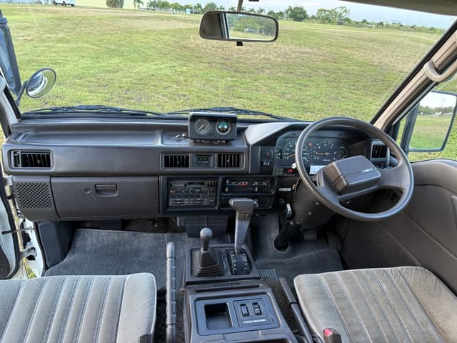1995 Mitsubishi Pajero JDM car for sale — photo 5 of 21