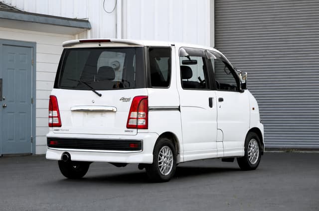 2001 Daihatsu Atrai JDM car for sale — photo 5 of 18