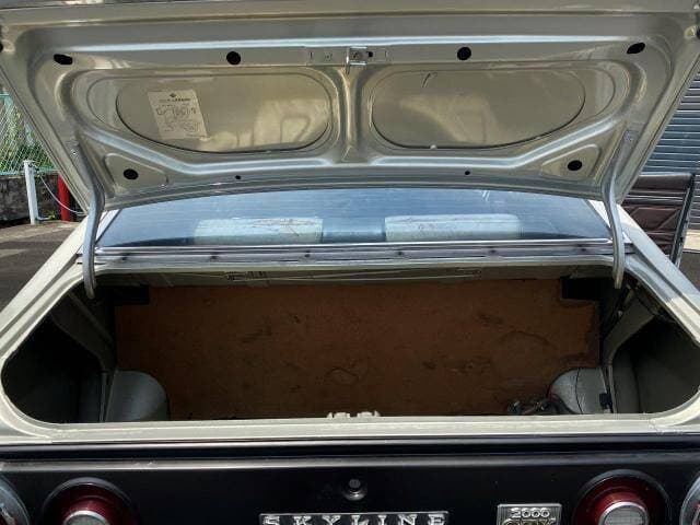1974 Nissan Skyline JDM car for sale — photo 16 of 20