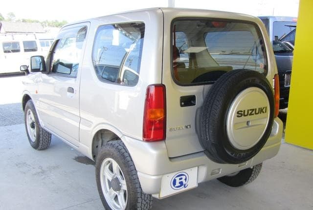 2009 Suzuki Jimny JDM car for sale — photo 5 of 13