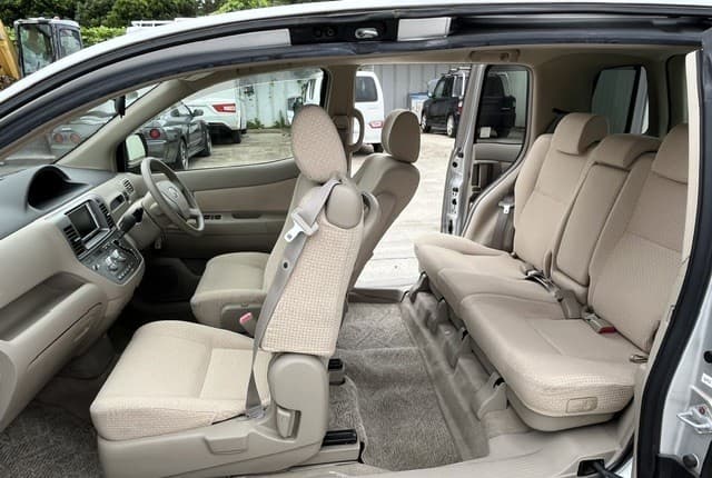 2007 Toyota Raum JDM car for sale — photo 17 of 25
