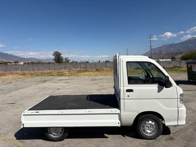 2000 Daihatsu Hijet JDM car for sale — photo 9 of 25