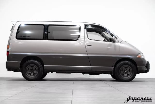 1996 Toyota Granvia JDM car for sale — photo 5 of 25