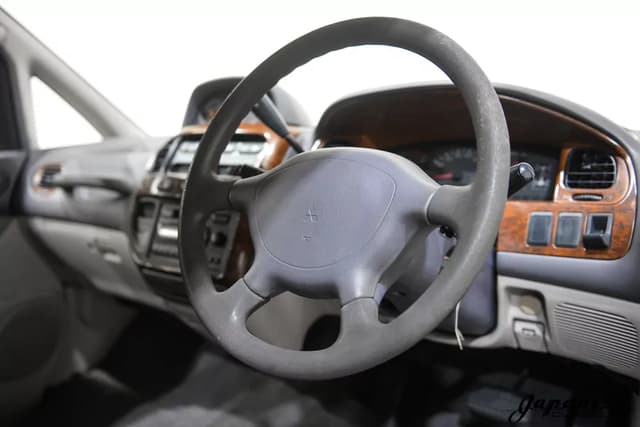 1996 Mitsubishi Delica JDM car for sale — photo 14 of 25