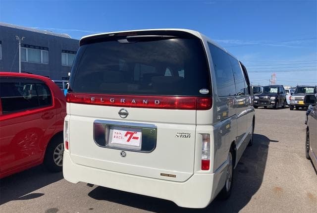2003 Nissan Elgrand JDM car for sale — photo 6 of 25