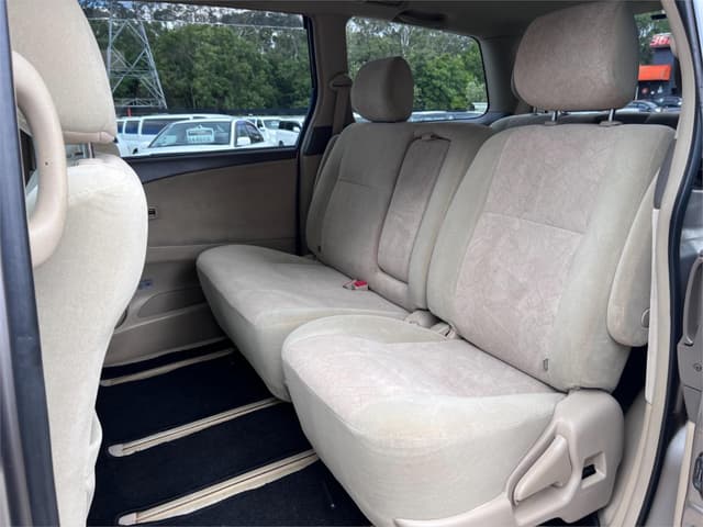 2004 Toyota Estima JDM car for sale — photo 14 of 16