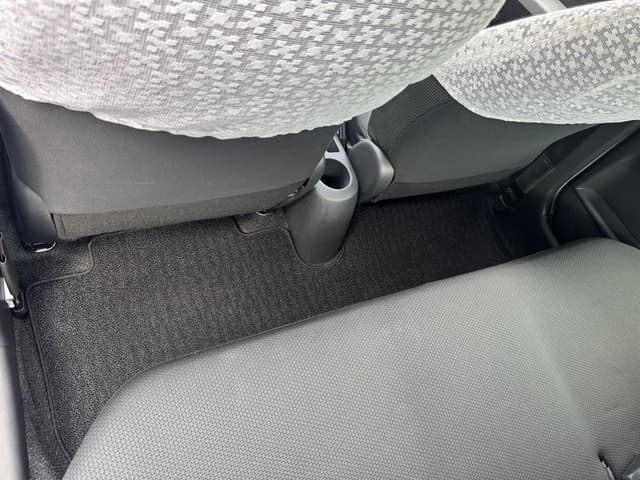 2009 Toyota Vitz JDM car for sale — photo 14 of 19