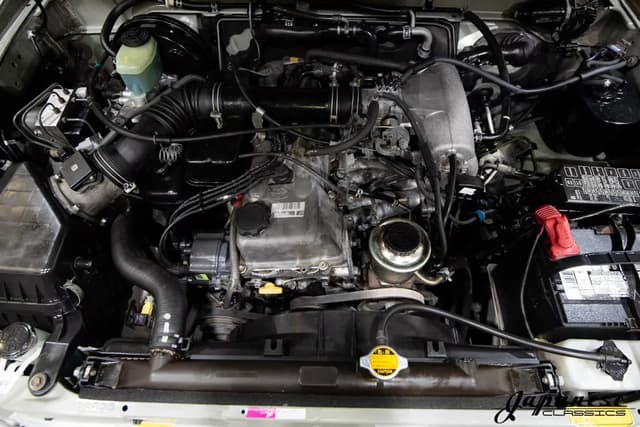 2000 Toyota Hilux Surf JDM car for sale — photo 24 of 25