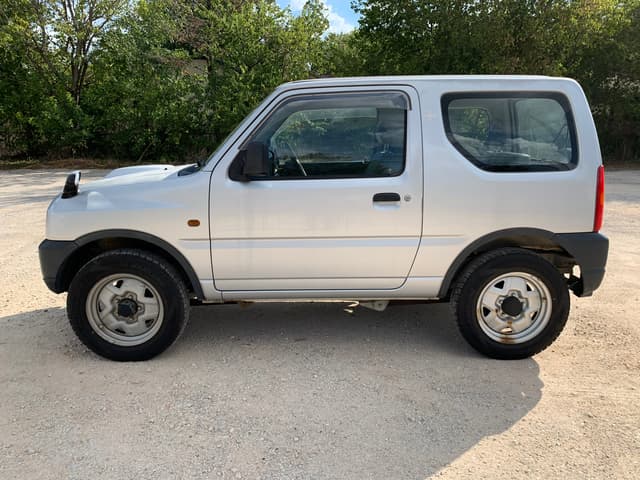 1998 Suzuki Jimny JDM car for sale — photo 8 of 17