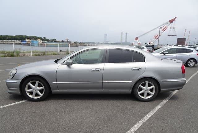 2001 Nissan Cima JDM car for sale — photo 2 of 25