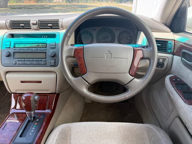 2000 Toyota Crown JDM car for sale — photo 19 of 20