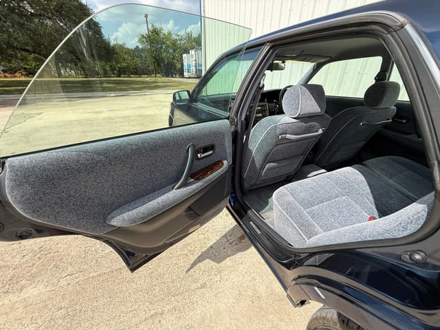 1998 Toyota Crown JDM car for sale — photo 12 of 21