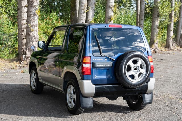 2000 Mitsubishi Pajero Mini JDM car for sale — photo 4 of 15
