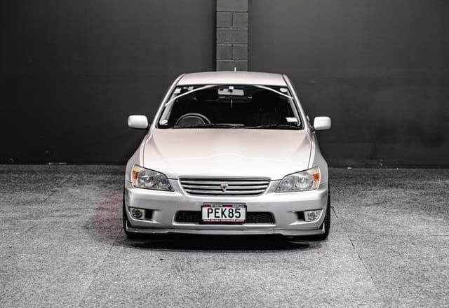 1999 Toyota Altezza JDM car for sale — photo 4 of 17
