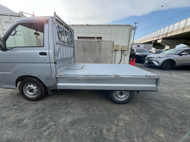 2002 Daihatsu Hijet JDM car for sale — photo 9 of 25