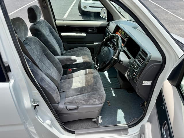 1999 Honda Stepwagon JDM car for sale — photo 14 of 19