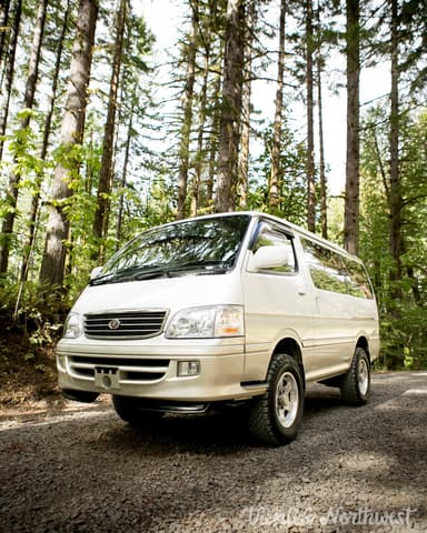 2000 Toyota HiAce JDM car for sale — photo 12 of 25