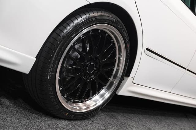 2004 Toyota Crown JDM car for sale — photo 12 of 20