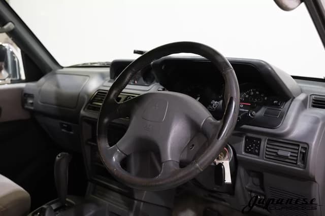 1997 Mitsubishi Pajero JDM car for sale — photo 14 of 25