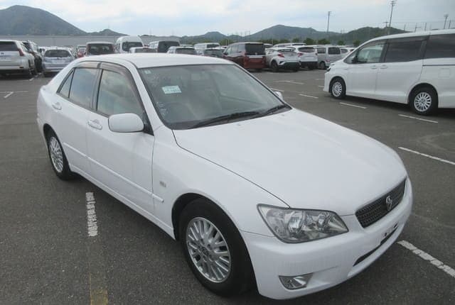 2002 Toyota Altezza JDM car for sale — photo 7 of 25