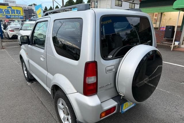 2007 Suzuki Jimny JDM car for sale — photo 8 of 25