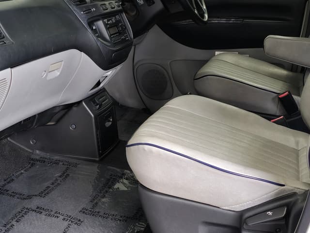 1999 Mitsubishi Delica JDM car for sale — photo 12 of 25