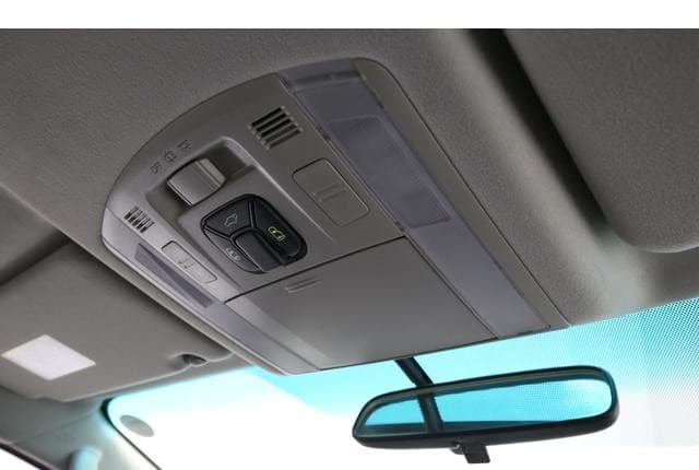 2010 Toyota Vellfire JDM car for sale — photo 6 of 25