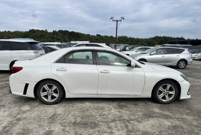 2011 Toyota Mark X JDM car for sale — photo 5 of 25